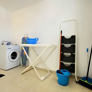 El Estudio De Lela , Arrecife (Lanzarote) España